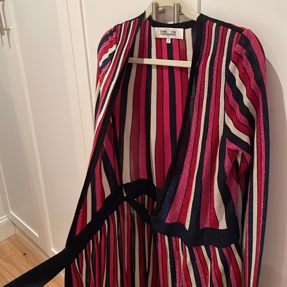 Diane Von Furstenberg Long Sleeve Striped Sparkle Wrap Dress Sz S - Picture 6 of 8